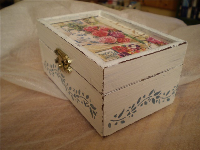 shabby box